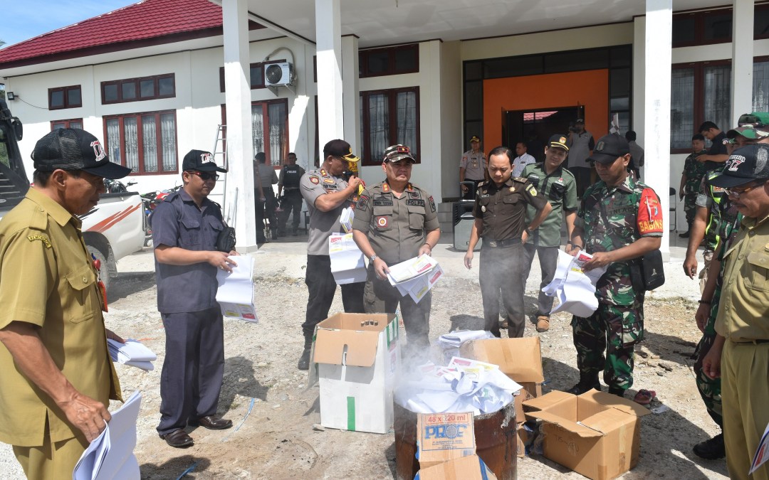 DISKOMINFOSANTIK KABUPATEN GUNUNG MASKPU Musnahkan Surat Suara Yang ...