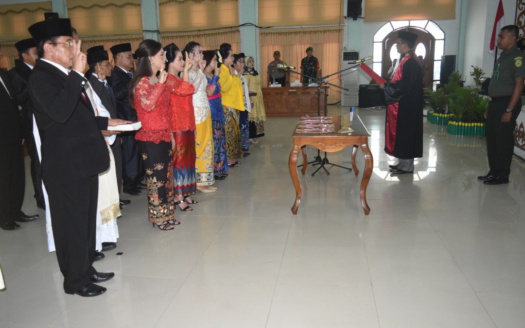 Pengambilan Sumpah Janji Anggota DPRD Gumas Periode 2019-2024