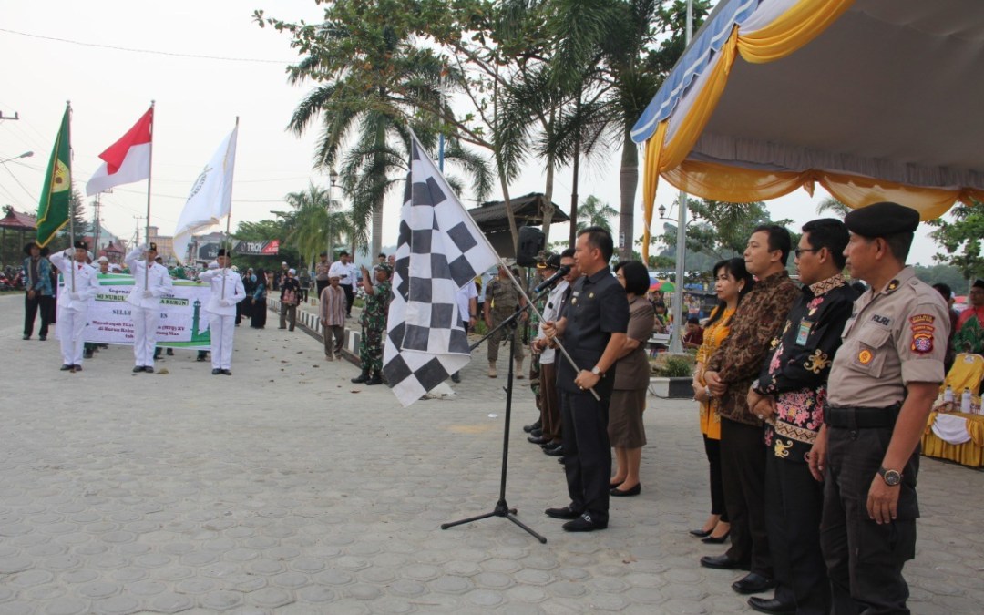Bupati Lepas Peserta Pawai Ta’aruf Di Taman Kota