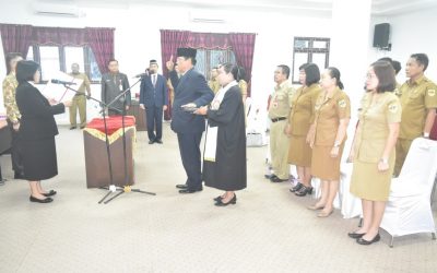 Wabup Gumas Efrensia L.P. Umbing Lantik Kepala Dinas Pendidikan, Pemuda dan Olahraga
