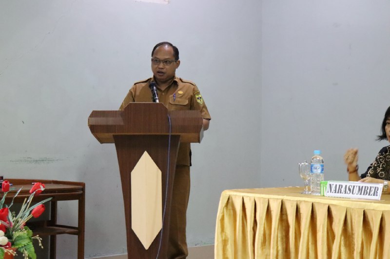 Kepala Dinas Kominfosantik Ruby haris Membuka Sosialisasi Pembentukan KIM Di Kabupaten Gunung Mas TA. 2023